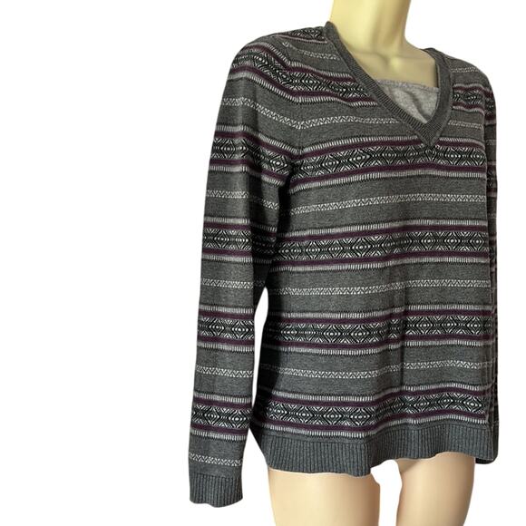 Croft & Barrow Gray Layered Look Striped Sweater Woman Size Small Pullover - Picture 2 of 9
